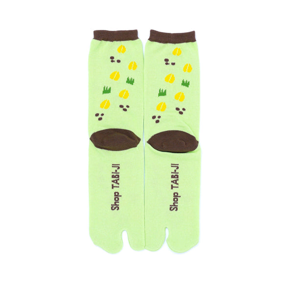 Back view of long green Tabi Socks " Shika-no Ashiato "