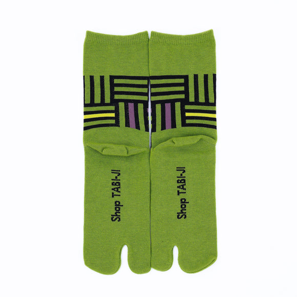 Back view of long green Tabi Socks " Sankuzushi "