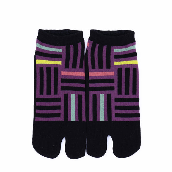 Front view of short black Tabi Socks " Sankuzushi "
