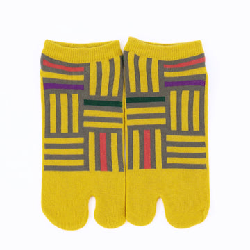 Front view of short yellow Tabi Socks " Sankuzushi "