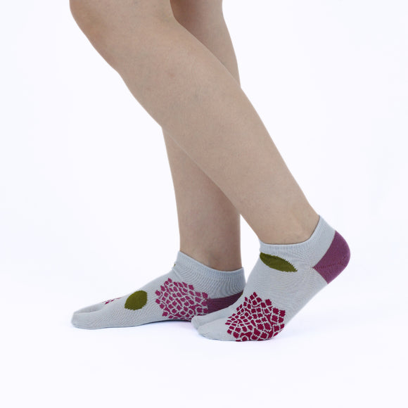 Person wearing short blue Tabi Socks " Ajisai ", right side view