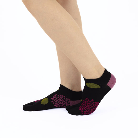 Person wearing short black Tabi Socks " Ajisai ", right side view