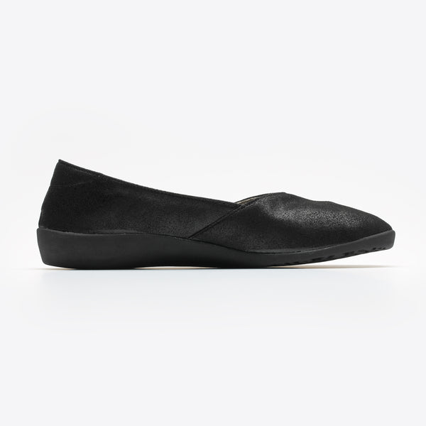 Right side of black Tabi Shoes 