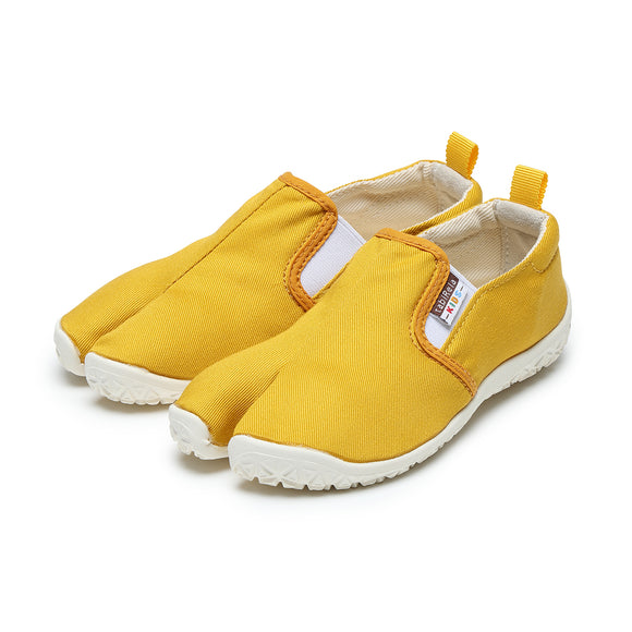 Front view of mustard Tabi Shoes " KIDS tabiRela "