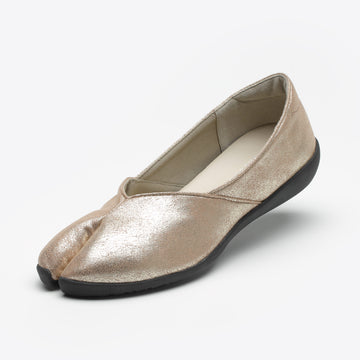 Front view of Champagne Gold Tabi Shoes " tabiRela MARY "