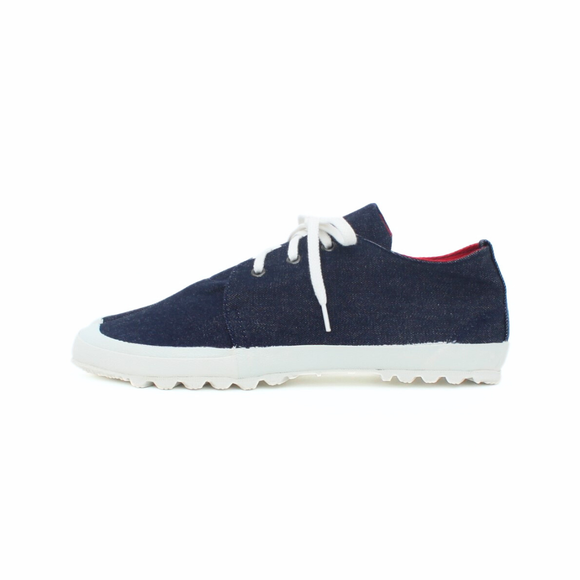 Left side of denim Tabi Shoes " YUI "