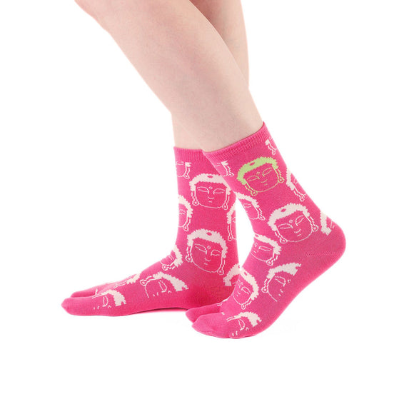 Person wearing long pink Tabi Socks " Kamakura Daibutsu ", right side view