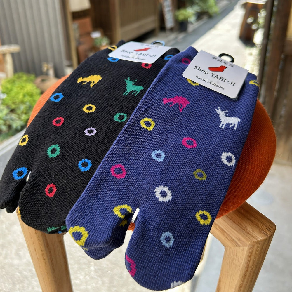 鹿と輪っかで気分もポップに