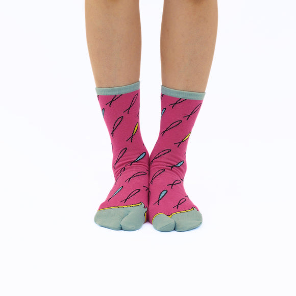 Person wearing long pink Tabi Socks " Shirasu2", front view