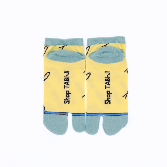 Back view of short yellow Tabi Socks " Shirasu2"
