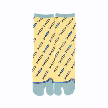 Front view of long yellow Tabi Socks " Shirasu2"