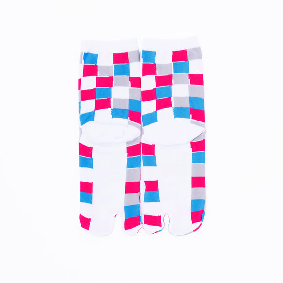 Back view of long pink Tabi Socks " Chigiri-e "– children's size