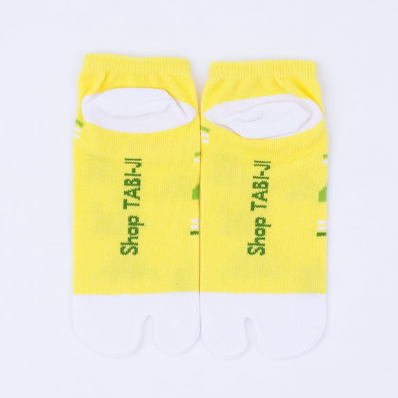 Back view of short yellow Tabi Socks " Mikasayama "