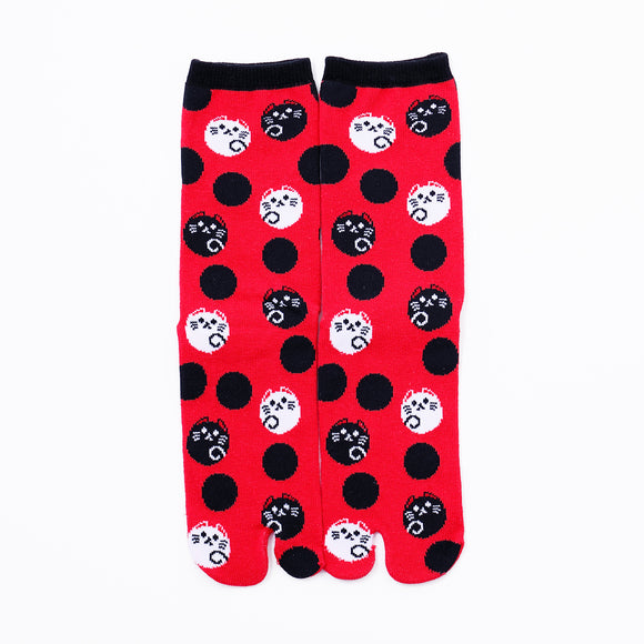 Front view of long red Tabi Socks " Maneki Neko "