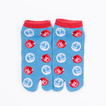 Front view of short light blue Tabi Socks " Tai "