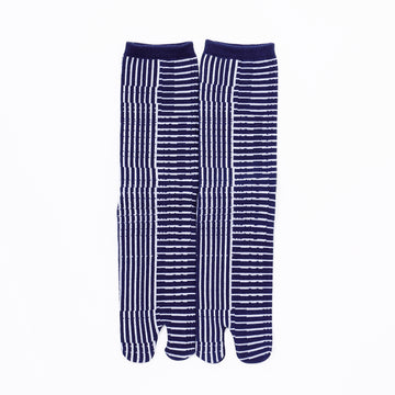 Front view of long navy Tabi Socks " Hyoshigi "