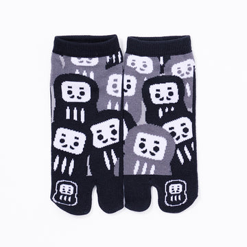 Front view of short black Tabi Socks "Daruma"