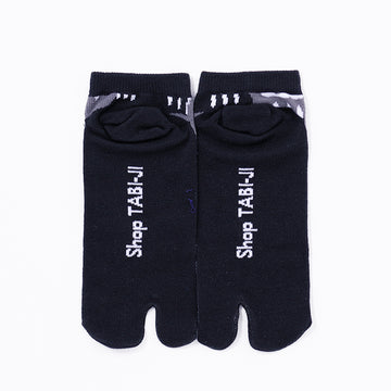 Back view of short black Tabi Socks " Daruma "