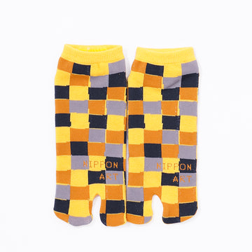 Front view of short yellow Tabi Socks " Chigiri-e "