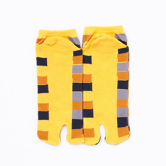 Back view of short yellow Tabi Socks " Chigiri-e "