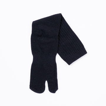 Front view of black Tabi Socks "NOBI NOBI"