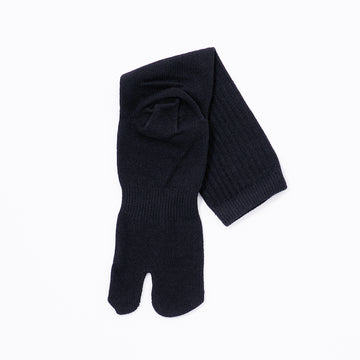 Back view of black Tabi Socks "NOBI NOBI"