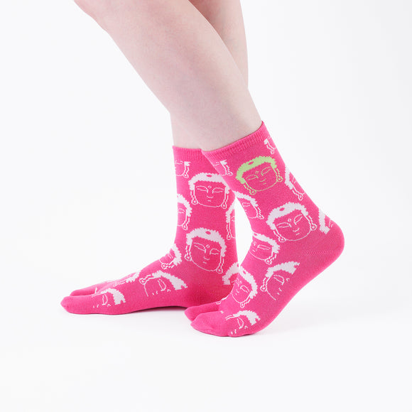 Person wearing long pink Tabi Socks " Kamakura Daibutsu ", right side view