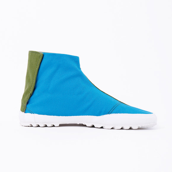 Right side of Grass Tabi Shoes " QUATRO "