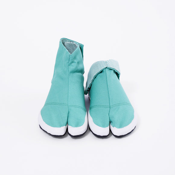 Front view of mint Tabi Shoes " SASHIKO "