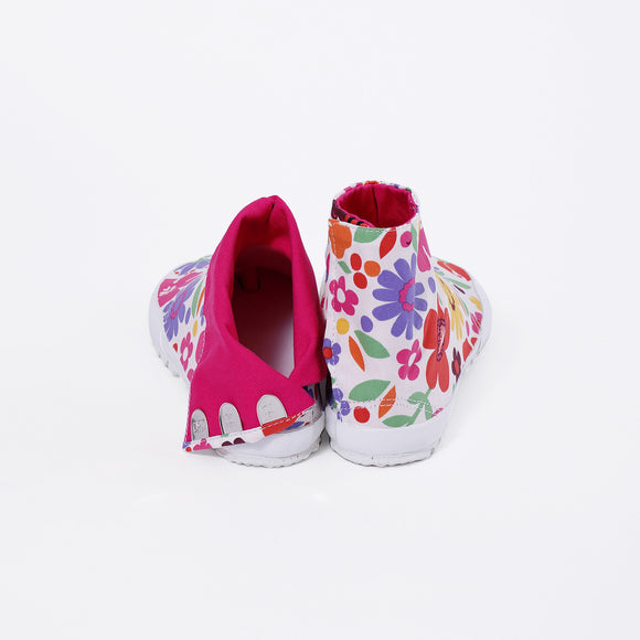 Back view of pink Tabi Shoes " SUN GARDEN "
