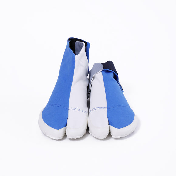 Front view of Sky Tabi Shoes "QUATRO"