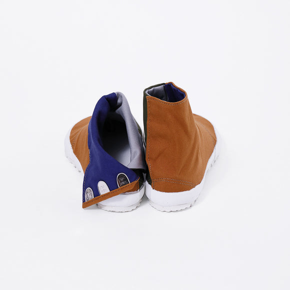 Back view of Earth Tabi Shoes " QUATRO "