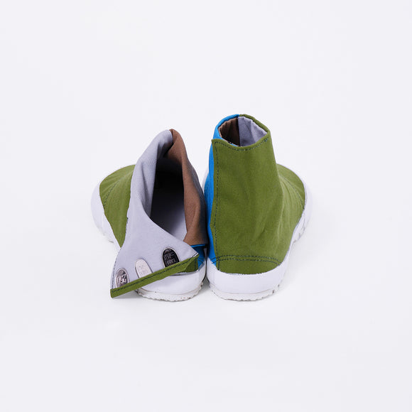 Back view of Grass Tabi Shoes " QUATRO "
