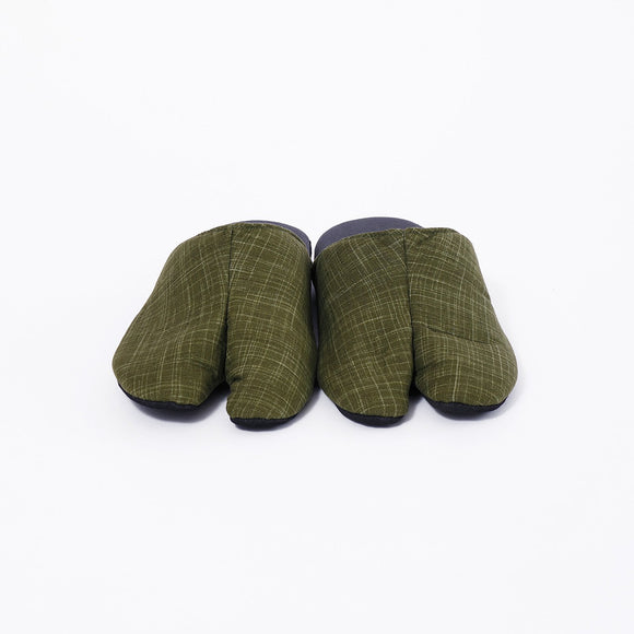 Front view of green Tabi Slippers " KASUMI "