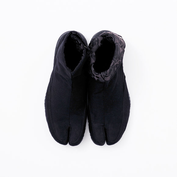 Top view of black Tabi Shoes " KAMON "
