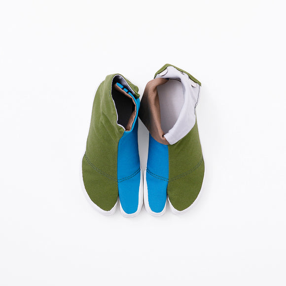 Top view of grass Tabi Shoes " KIDS QUATRO "
